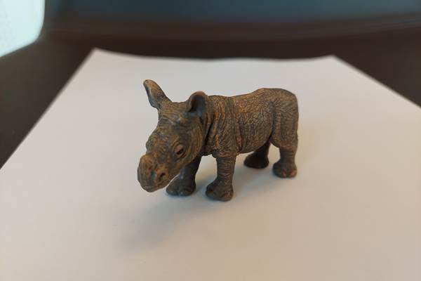 Figurine rhinocéros